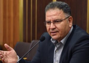 “لن يكون هناك صدام بين الجيش والمقاومة”.. فياض: التلويح بالحرب محاولة لإرغام لبنان على الاستسلام