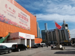 من أسواق بكين، ستارمر يرسم ملامح “بريطانيا الواقعية” بعيداً عن ظلال واشنطن… بقلم المحامي سميح بركات