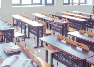 مدرسة في البقاع الغربي أقفلت أبوابها اليوم.. والسبب غريب!